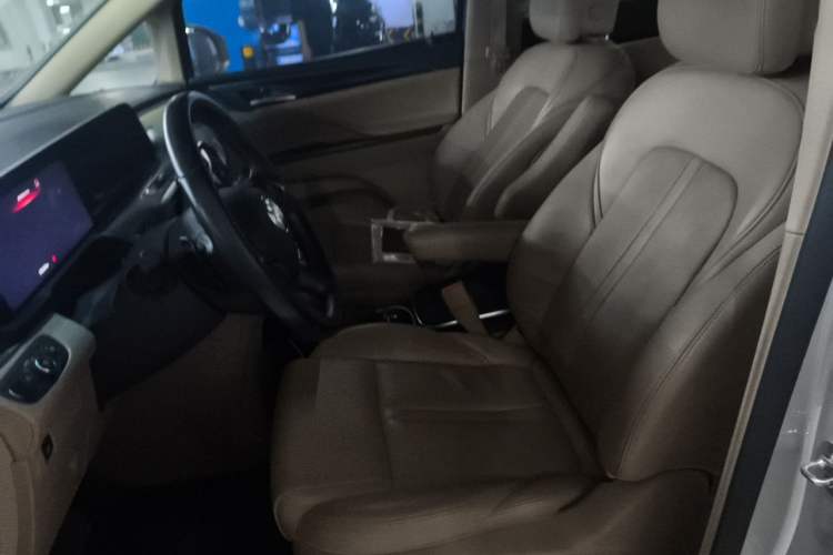 Used Buick GL8 2020 ES Land Cruiser 653T Flagship Model Left Front Seat