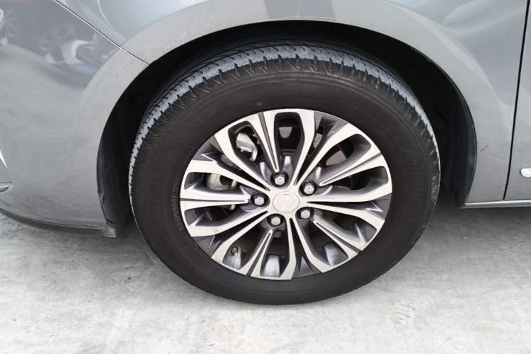 Used Buick GL8 2020 Land Business Class 652T Luxury Model Left Front Wheel Hub