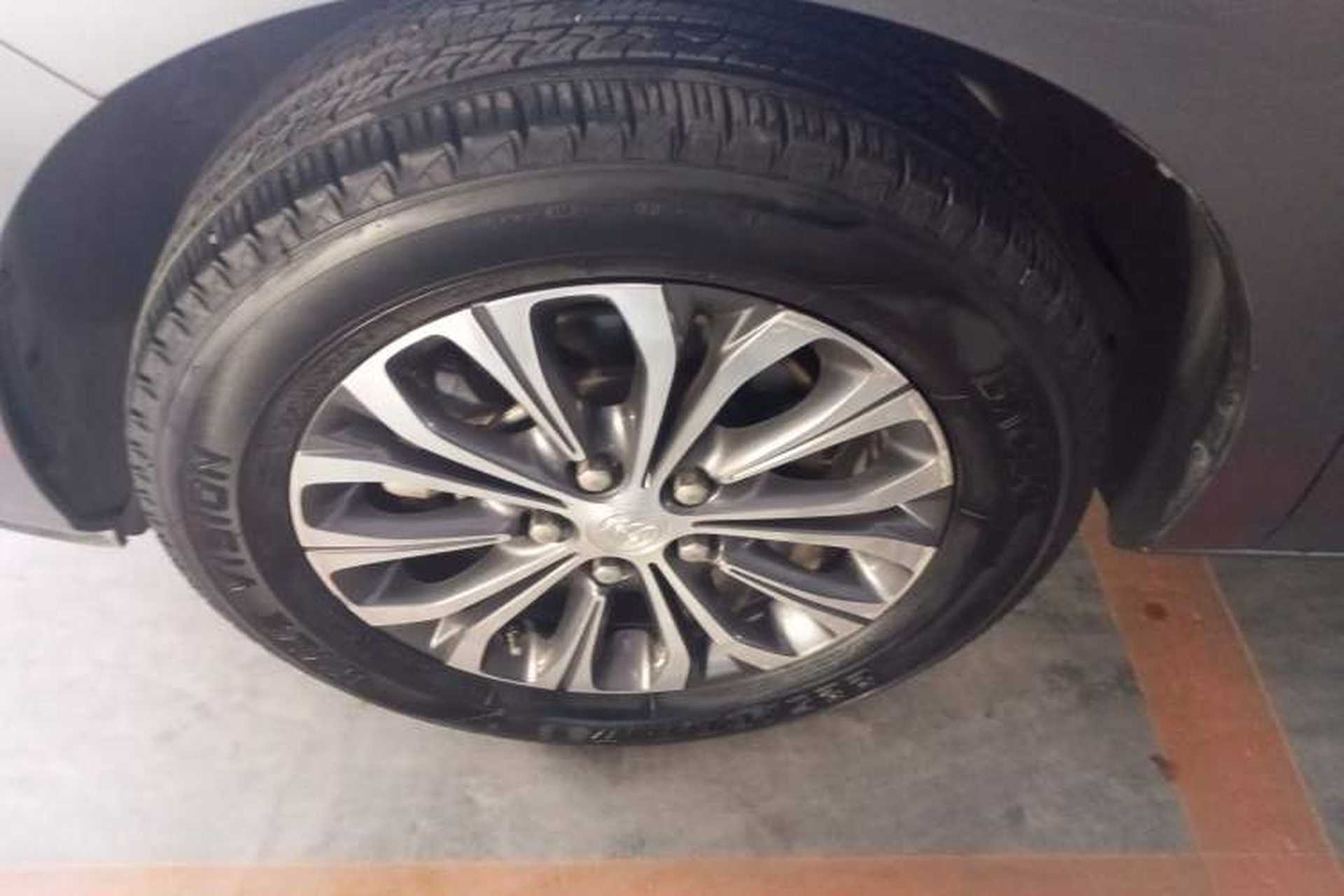 Used Buick GL8 2020 Land Cruiser Executive Class 652T Comfort Model Left Front Wheel Hub