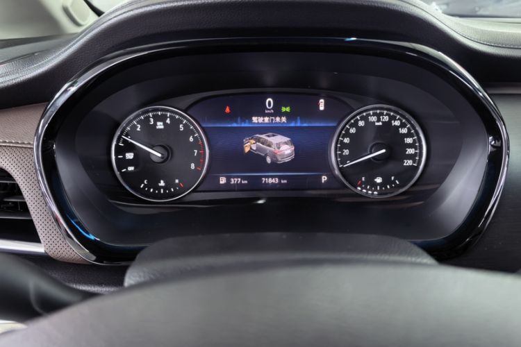 Used Buick GL8 2020 Land Business Class 652T Luxury Model Odometer Close Up