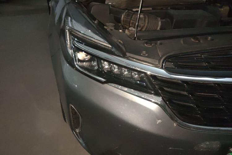 Used Buick GL8 2020 Land Business Class 652T Luxury Model Right Front Headlight