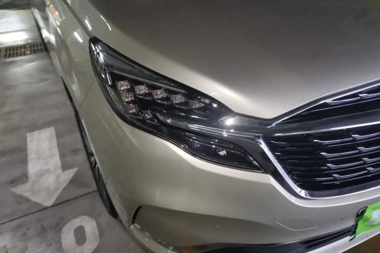 Used Buick GL8 2020 ES Land Cruiser 653T Luxury Model Right Front Headlight