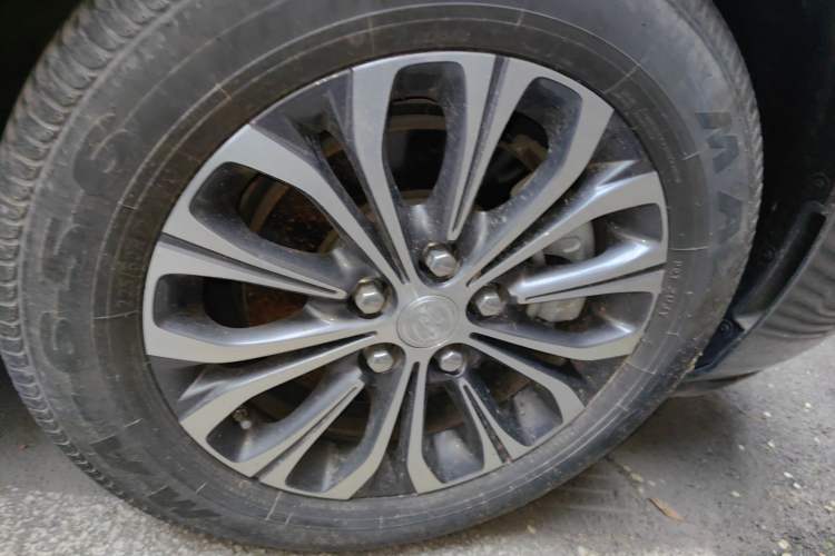 Used Buick GL8 2020 Land Business Class 652T Luxury Model Right Front Wheel Hub