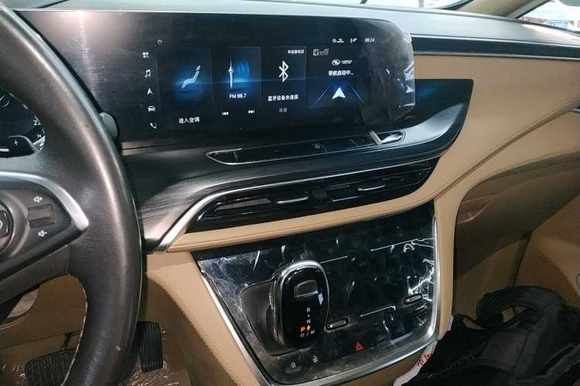 Used Buick GL8 2020 ES Land Cruiser 653T Luxury Edition Audio And AC Panel
