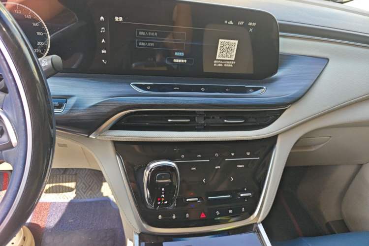 Used Buick GL8 2020 ES Land Cruiser 653T Comfort Edition Audio And AC Panel