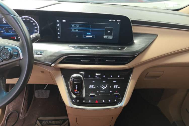 Used Buick GL8 2020 ES Land Cruiser 653T Flagship Model Audio And AC Panel
