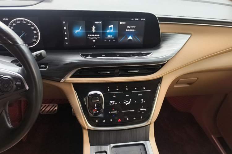 Used Buick GL8 2020 ES Land Cruiser 653T Luxury Edition Audio And AC Panel