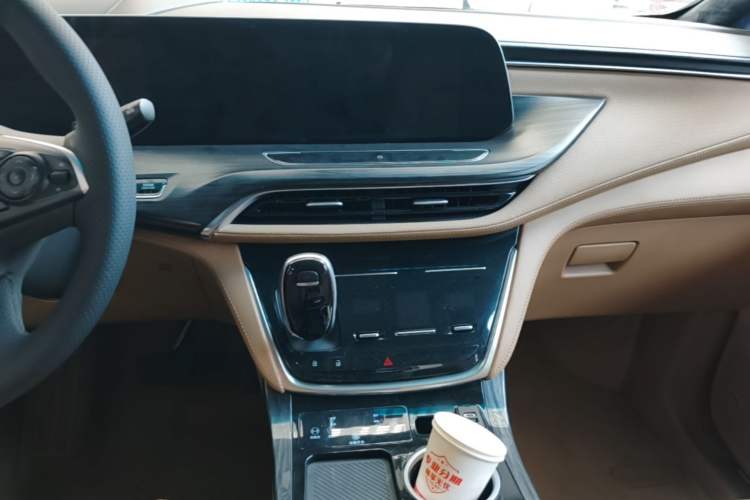 Used Buick GL8 2020 ES Land Cruiser 653T Smart Flagship Model Audio And AC Panel