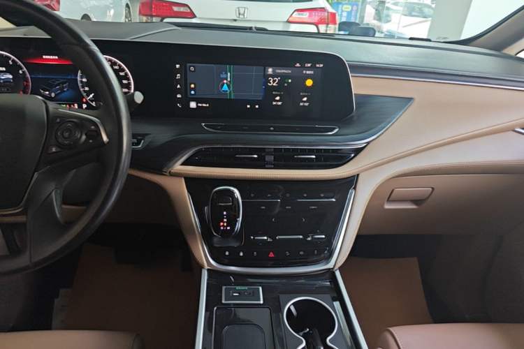 Used Buick GL8 2020 ES Land Cruiser 653T Luxury Edition Audio And AC Panel