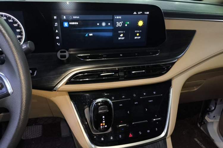 Used Buick GL8 2020 ES Land Cruiser 653T Luxury Edition Audio And AC Panel
