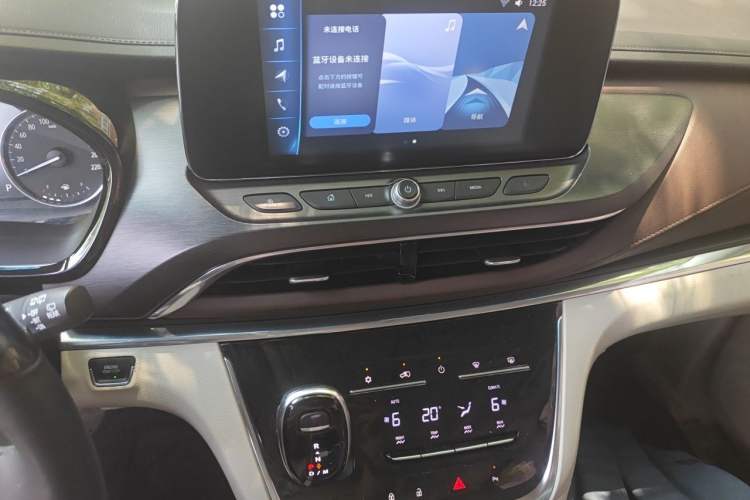 Used Buick GL8 2020 Land Cruiser Executive Class 652T Comfort Model Audio And AC Panel