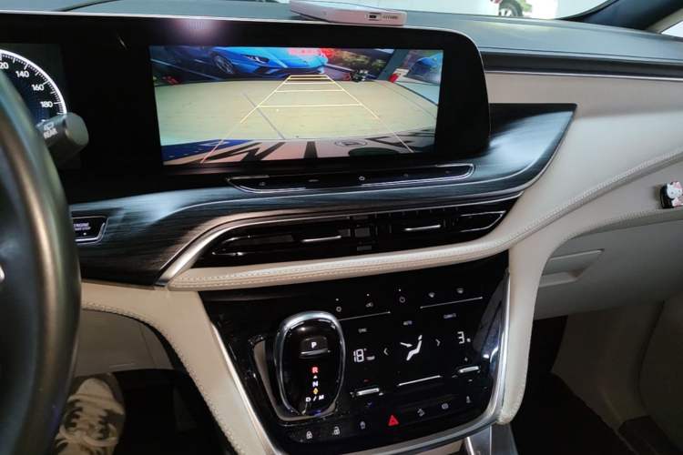 Used Buick GL8 2020 ES Land Cruiser 653T Luxury Edition Audio And AC Panel