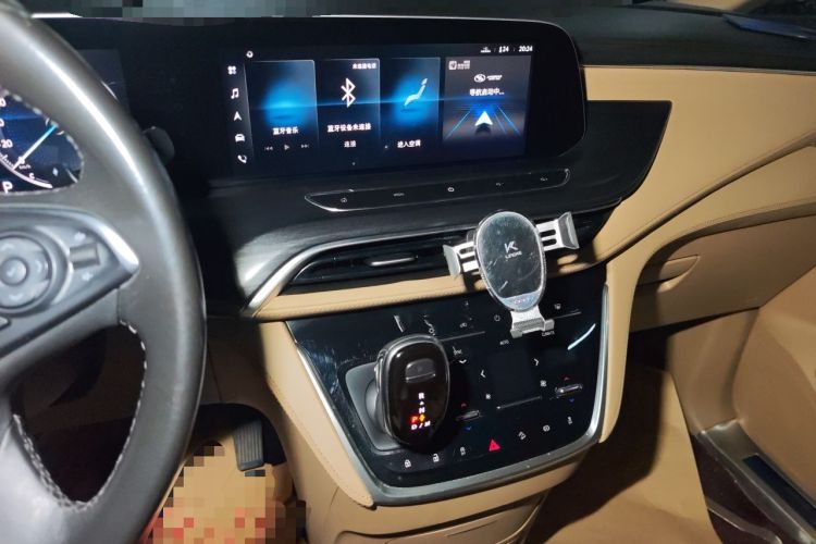 Used Buick GL8 2020 ES Land Cruiser 653T Luxury Model Audio And AC Panel