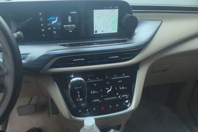 Used Buick GL8 2020 ES Land Cruiser 653T Flagship Model Audio And AC Panel