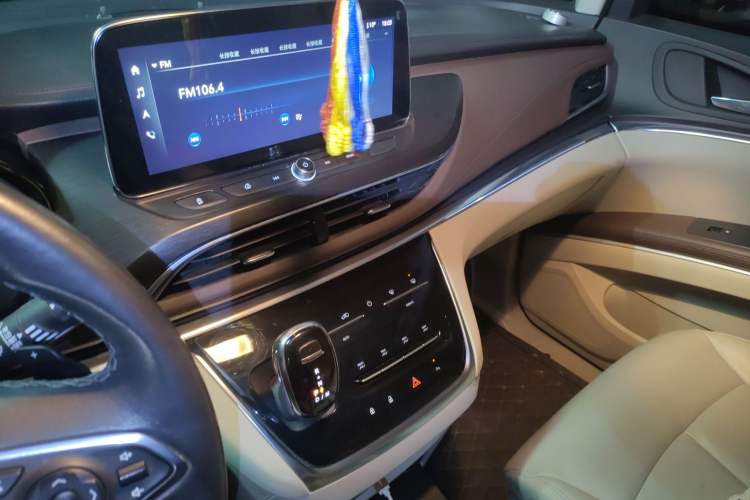 Used Buick GL8 2020 Land Business Class 652T Luxury Model Audio And AC Panel
