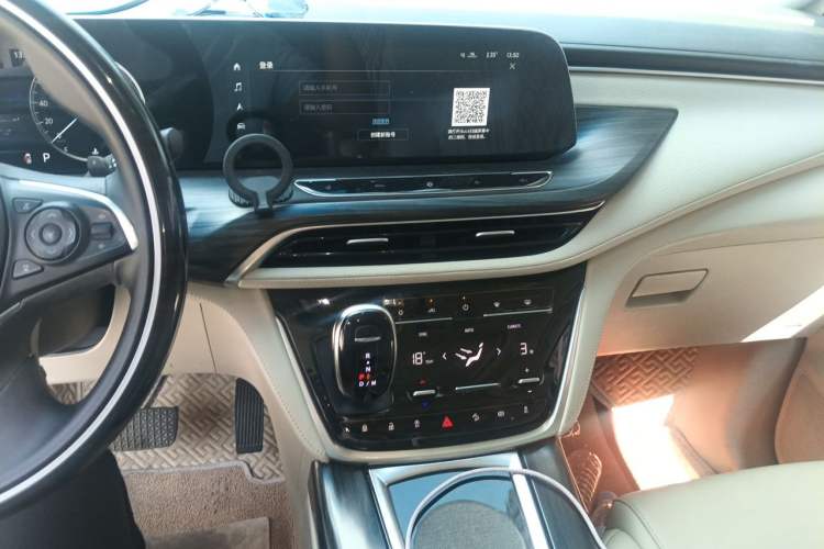Used Buick GL8 2020 ES Land Cruiser 653T Comfort Edition Audio And AC Panel
