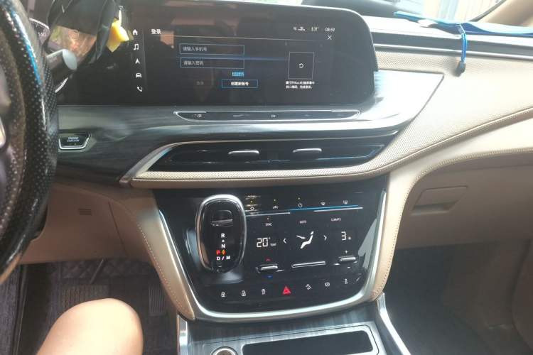 Used Buick GL8 2020 ES Land Cruiser 653T Luxury Edition Audio And AC Panel