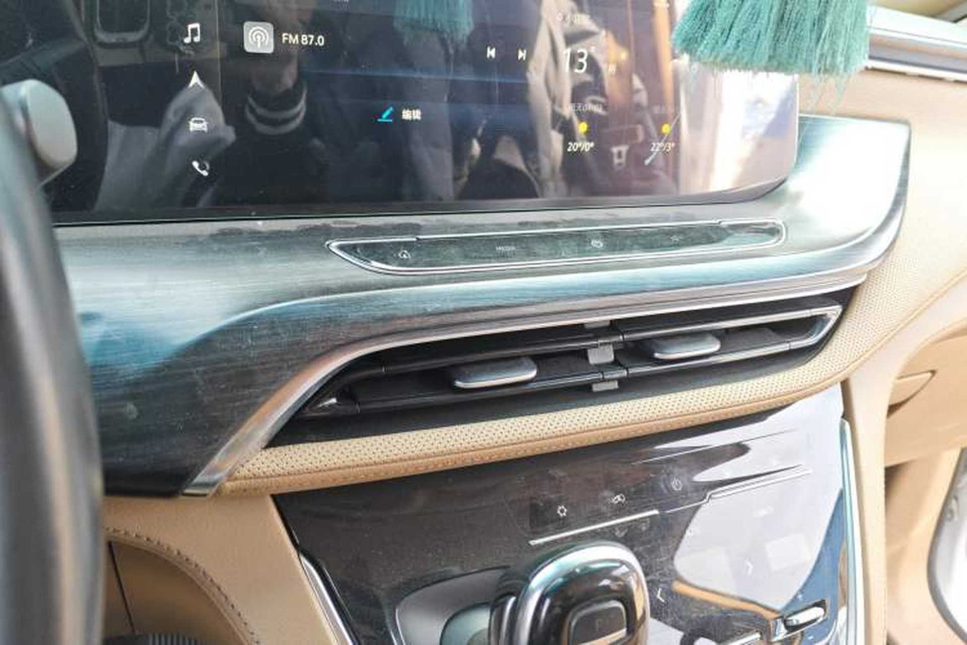 Used Buick GL8 2020 ES Land Cruiser 653T Luxury Edition Audio And AC Panel