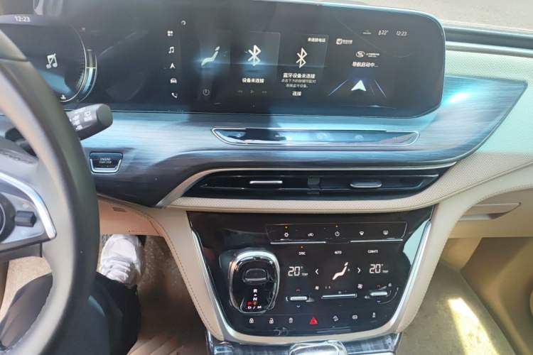 Used Buick GL8 2020 ES Land Cruiser 653T Flagship Model Audio And AC Panel