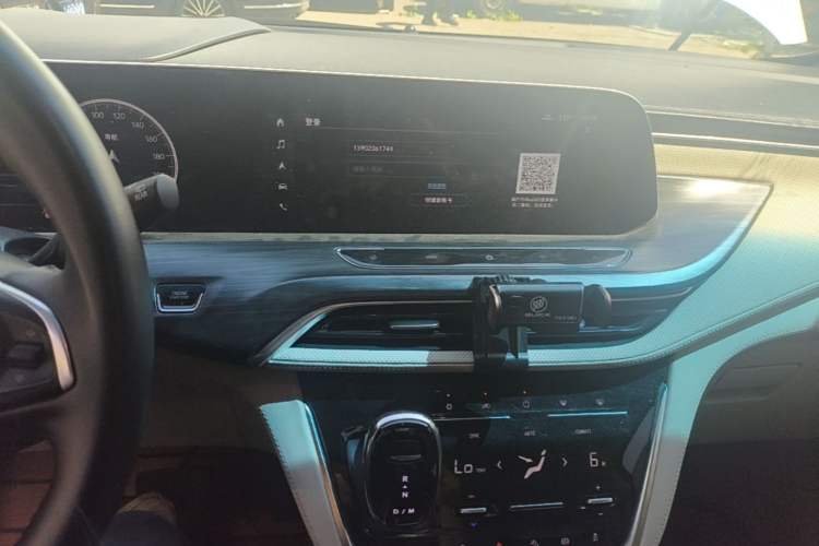 Used Buick GL8 2020 ES Land Cruiser 653T Comfort Edition Audio And AC Panel