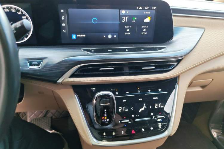 Used Buick GL8 2020 ES Land Cruiser 653T Luxury Model Audio And AC Panel
