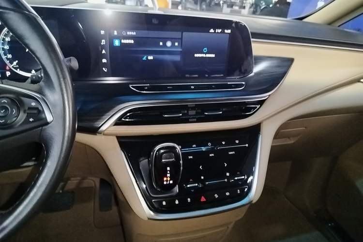 Used Buick GL8 2020 ES Land Cruiser 653T Flagship Model Audio And AC Panel