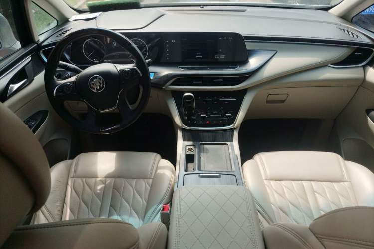 Used Buick GL8 2020 ES Land Cruiser 653T Comfort Edition Center Console