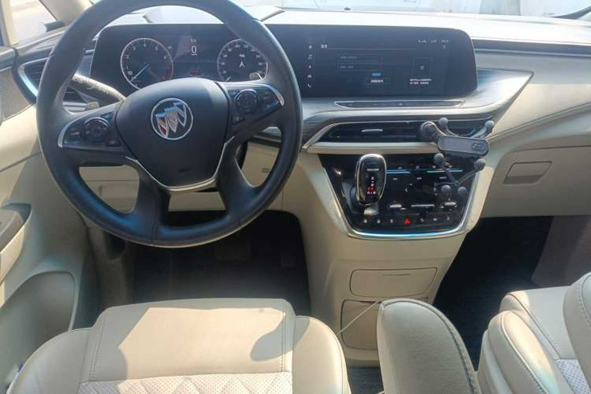Used Buick GL8 2020 ES Land Cruiser 653T Comfort Edition Center Console