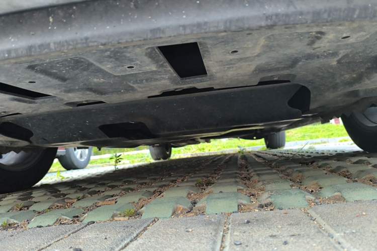 Used Buick GL8 2020 ES Land Cruiser 653T Luxury Model Chassis Front