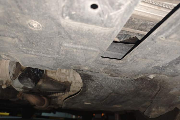Used Buick GL8 2020 ES Land Cruiser 653T Comfort Edition Chassis Front