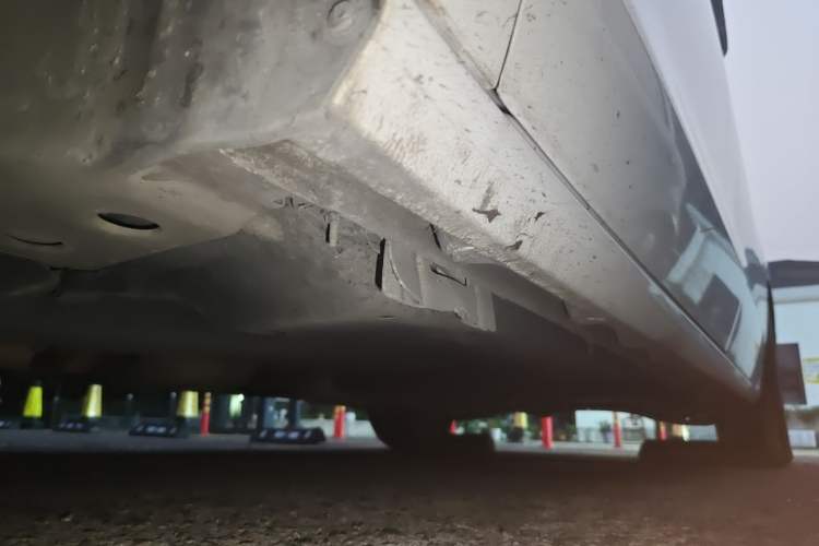 Used Buick GL8 2020 ES Land Cruiser 653T Comfort Edition Chassis Front Left