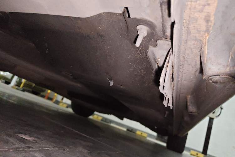 Used Buick GL8 2020 ES Land Cruiser 653T Comfort Edition Chassis Front Left
