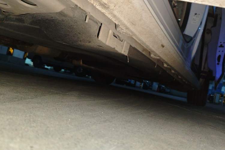 Used Buick GL8 2020 ES Land Cruiser 653T Comfort Edition Chassis Front Left