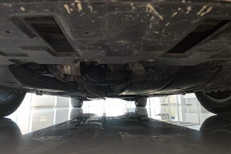 Used Buick GL8 2020 ES Land Cruiser 653T Luxury Model Chassis Front
