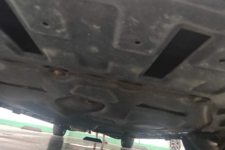 Used Buick GL8 2020 ES Land Cruiser 653T Luxury Model Chassis Front