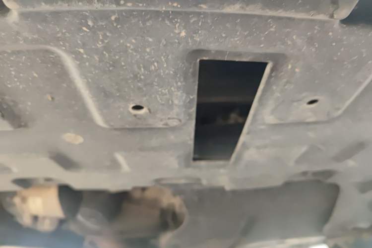 Used Buick GL8 2020 ES Land Cruiser 653T Flagship Model Chassis Front