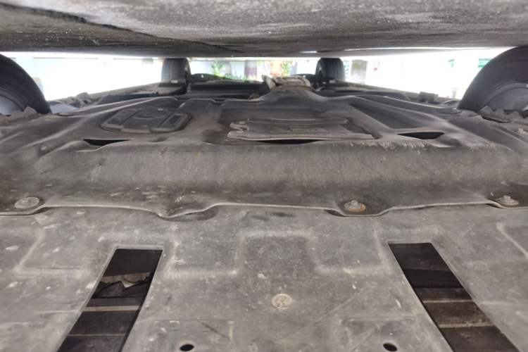 Used Buick GL8 2020 ES Land Cruiser 653T Luxury Edition Chassis Front