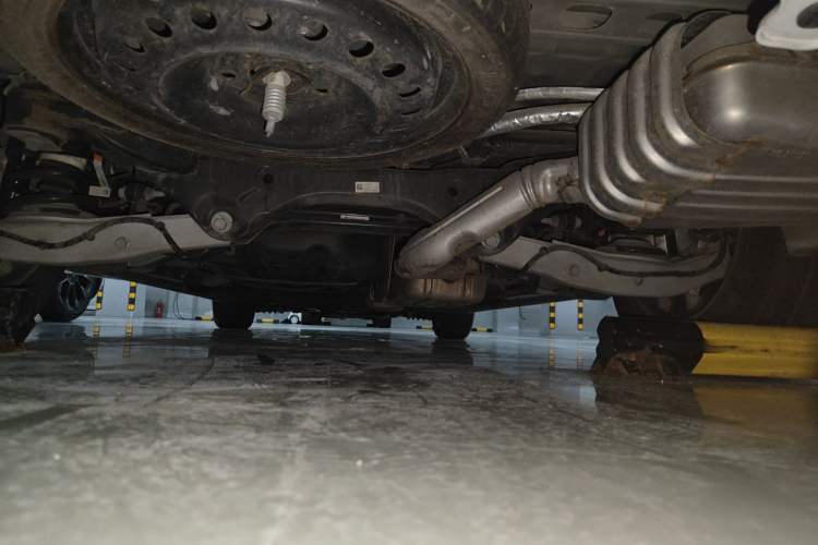 Used Buick GL8 2020 ES Land Cruiser 653T Comfort Edition Chassis Rear