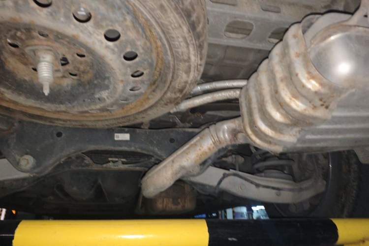 Used Buick GL8 2020 ES Land Cruiser 653T Comfort Edition Chassis Rear