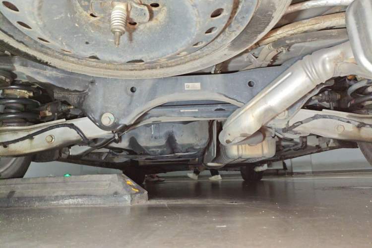 Used Buick GL8 2020 ES Land Cruiser 653T Luxury Edition Chassis Rear