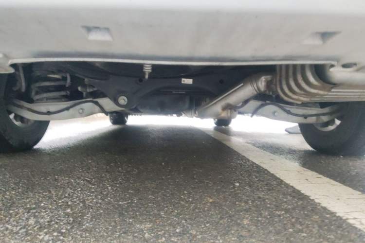 Used Buick GL8 2020 ES Land Cruiser 653T Comfort Edition Chassis Rear