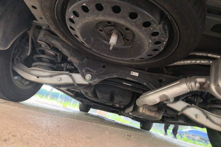 Used Buick GL8 2020 ES Land Cruiser 653T Comfort Edition Chassis Rear