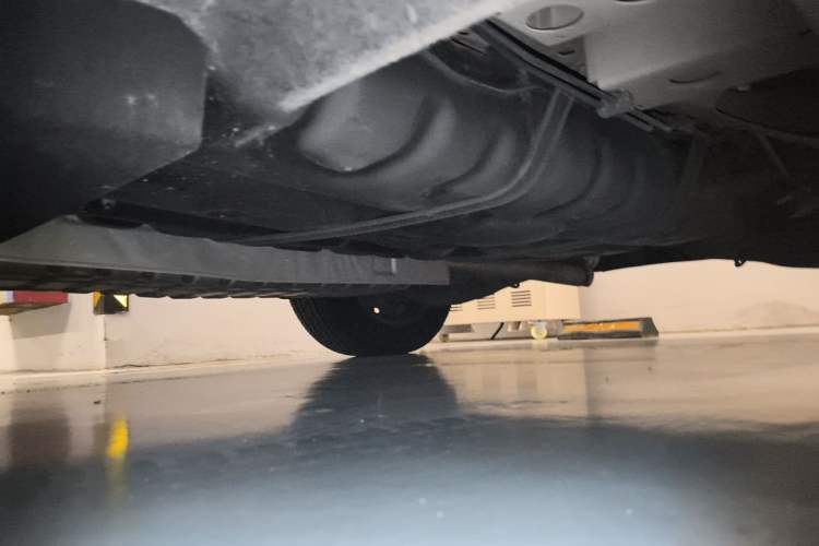Used Buick GL8 2020 ES Land Cruiser 653T Comfort Edition Chassis Rear Right