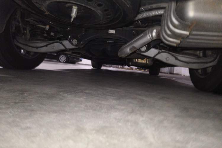Used Buick GL8 2020 ES Land Cruiser 653T Luxury Edition Chassis Rear