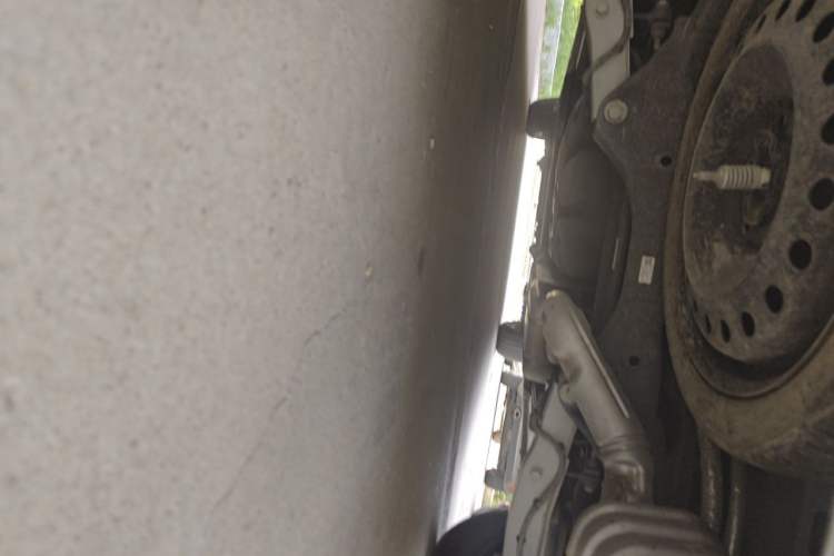 Used Buick GL8 2020 ES Land Cruiser 653T Comfort Edition Chassis Rear