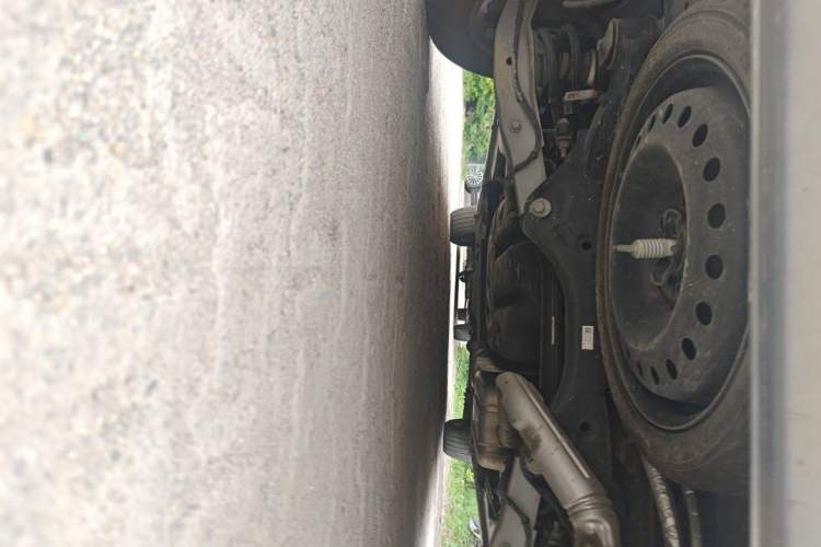 Used Buick GL8 2020 ES Land Cruiser 653T Comfort Edition Chassis Rear