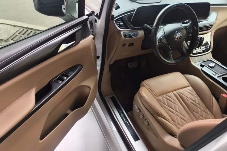 Used Buick GL8 2020 ES Land Cruiser 653T Luxury Edition Driver Seat