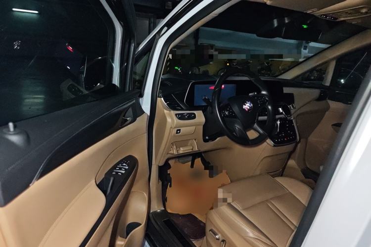 Used Buick GL8 2020 ES Land Cruiser 653T Luxury Model Driver Seat