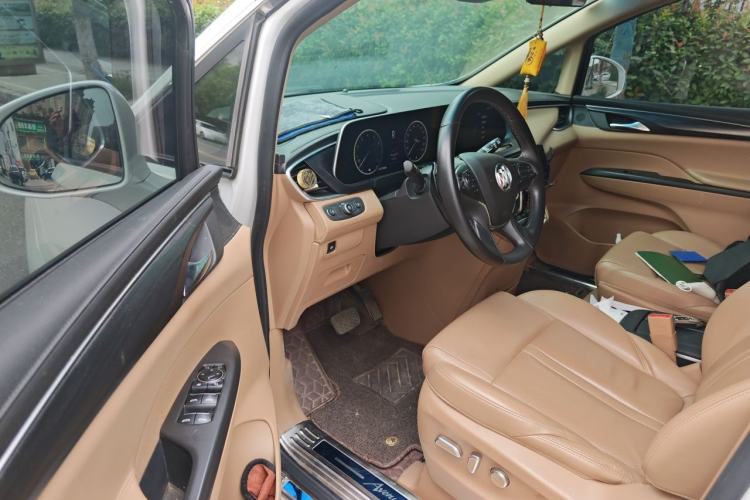 Used Buick GL8 2020 ES Land Cruiser 653T Luxury Model Driver Seat