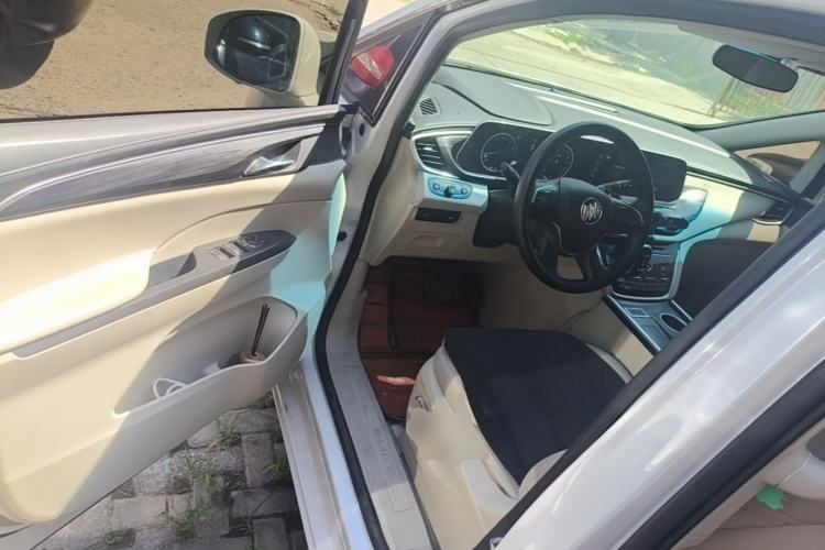 Used Buick GL8 2020 ES Land Cruiser 653T Comfort Edition Driver Seat